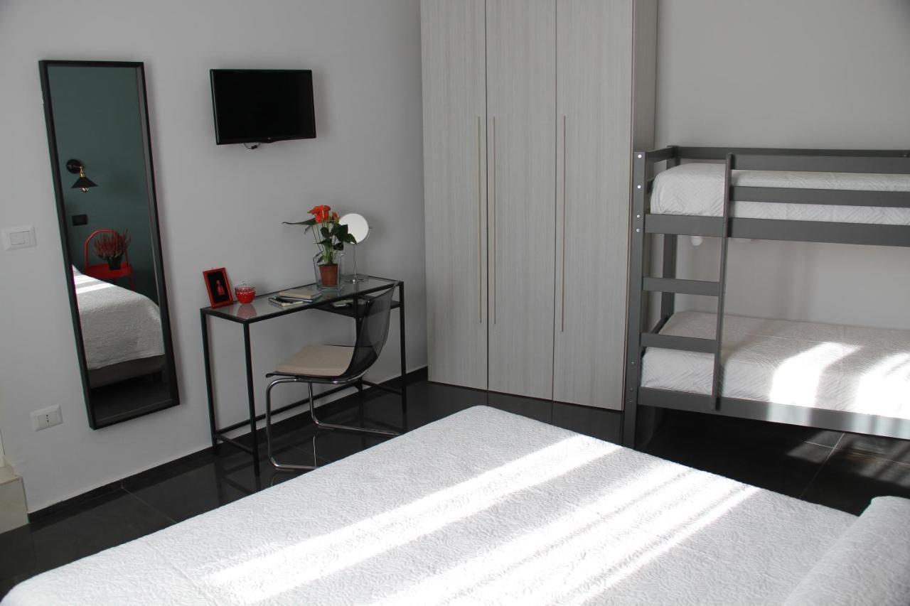 Casa Franzese Bed & Breakfast เนเปิลส์ ภายนอก รูปภาพ