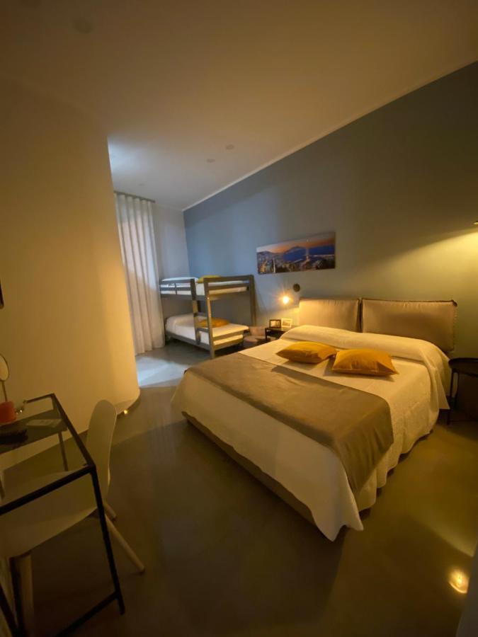 Casa Franzese Bed & Breakfast เนเปิลส์ ภายนอก รูปภาพ